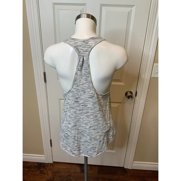 Lululemon Gray Heathered Stripe Scallop Trim Tank Top, Size 6 - Picture 4 of 5